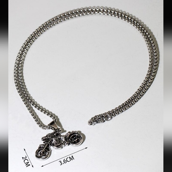 NEW Awesome Motorcycle Silver Necklace - PRESENT GIFT MEN GUYS LADIES - Picture 6 of 7